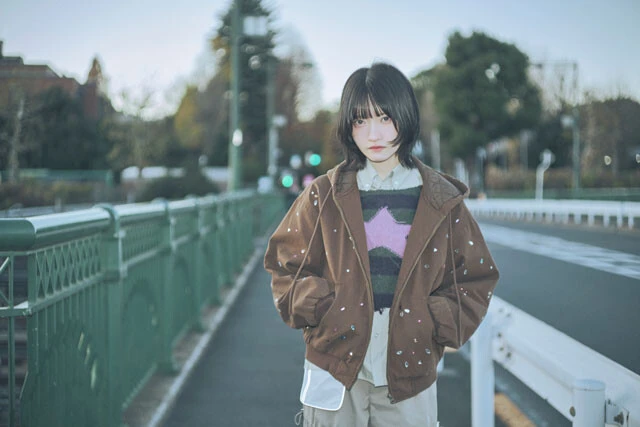 元ヤナミューの間宮まにがアーバンギャルド・おおくぼけいのプロデュースでソロアーティストデビュー! 「歌に自信がないので、楽曲ごとに異なる人格を宿しました」